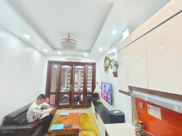 Chính chủ bán nhà đường Chùa Láng, 35m2, 4 tầng, 2,8 tỷ 13936574