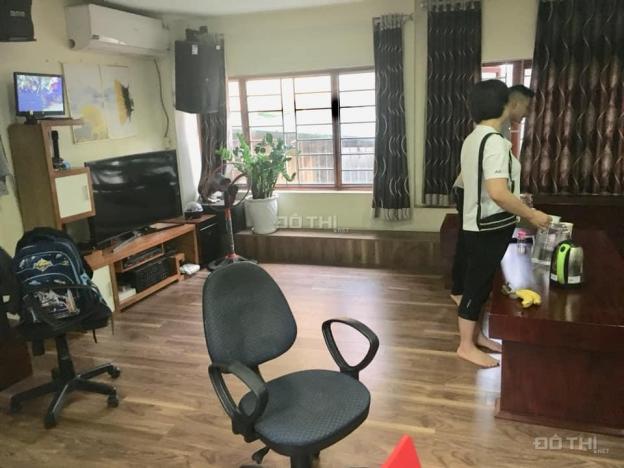 Chính chủ bán nhà đường Chùa Láng, 35m2, 4 tầng, 2,8 tỷ 13936574