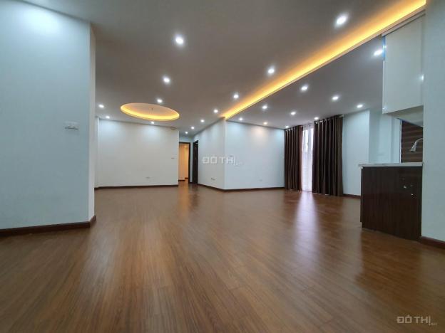 Bán căn hộ chung cư C4 Đỗ Nhuận căn 121m2 3pn view công viên Hoà Bình nhà sửa đẹp nội thất cơ bản 13937624