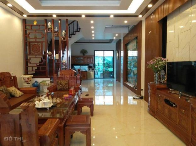 Mặt tiền Nguyễn Phúc Chu, nội thất đẹp, 3 tầng, nhà đẹp 13938171