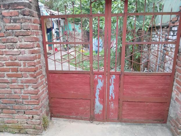 Cần bán nhà C4 giá 2.4 tỷ, ngõ ô tô vào được, vị trí đắc rất tiện ích 13940990