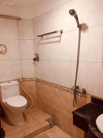 Chính chủ cho thuê căn hộ tập thể ngõ 57 Láng Hạ, nhà D25, DT 75m2, 2PN, 2WC chỉ 7,5tr/tháng 13946668