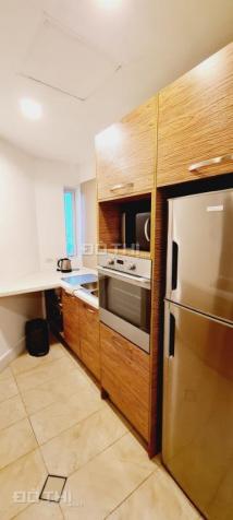 Cho thuê căn hộ chung cư Golden Westlake Thụy Khuê, 2 phòng ngủ, đầy đủ nội thất cao cấp, view hồ 13947616