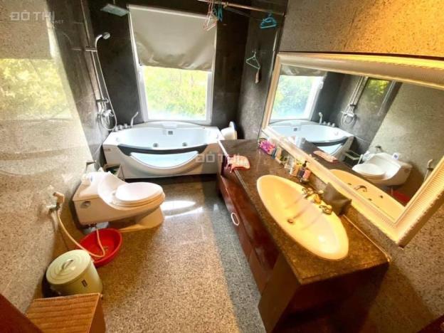 Bán Nhà Mặt Phố Quận Hai Bà Trưng, kinh doanh sầm uất, DT 196m2, 7 tầng, MT 7.2m, giá 35 tỷ 13973052