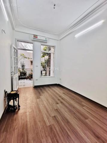 Hot bán nhà MP Hoàng Hoa Thám, giá 13 tỷ, 43m2, MT 8m, vỉa hè rộng, KD sầm uất, lô góc 13978662