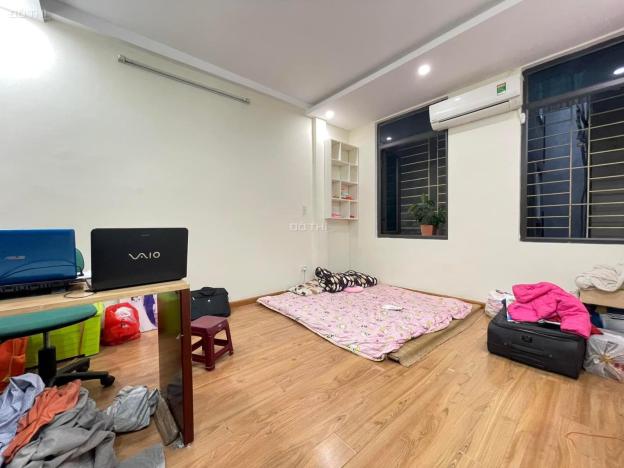 Bán nhà khu Linh Đàm ở ngay nội thất đẹp 15 m ra đường ô tô 32m2 5 tầng 2,9 tỷ 13999739