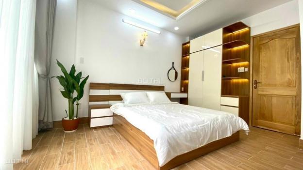 Nhà riêng quận Bình Tân, 1 trệt + 2 lầu + 4 phòng ngủ, phong cách thiết kế cổ điển 14013003