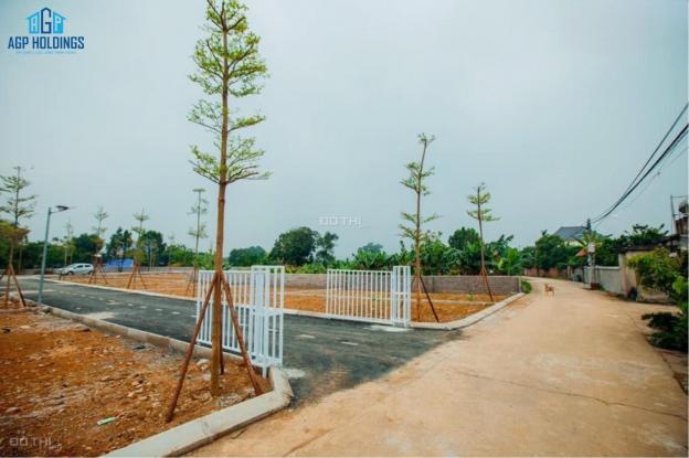 Chính chủ đang mở bán mảnh đất tại thôn 8, Tân Xã, Thạch Thất, giáp đường mở rộng 17m. 0962830896 14033010