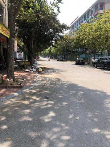 Bán gấp đất phân lô ô tô tránh vỉa hè khu dịch vụ Xa La 50m2 MT 4.2m giá 6,9 tỷ. LH 0379283456 14036255