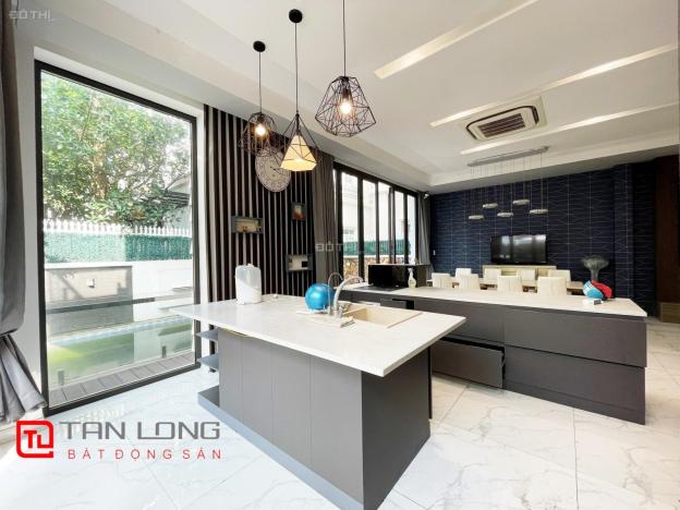 Biệt thự đơn lập có bể bơi full đồ cần cho thuê tại Vinhome Riverside 250m2 giá 65 triệu/tháng 14043068