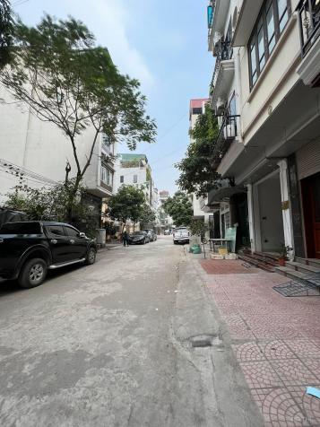 Nhà mặt phố Dương Khuê, vỉa hè rộng, kinh doanh sầm uất MT 4.2m. DT 42m2 giá 17.2 tỷ 14048642