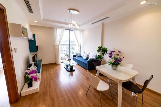 Cho thuê căn hộ chung cư Vinhomes Nguyễn Chí Thanh 2 PN đầy đủ nội thất đẹp, sang trọng 14071303