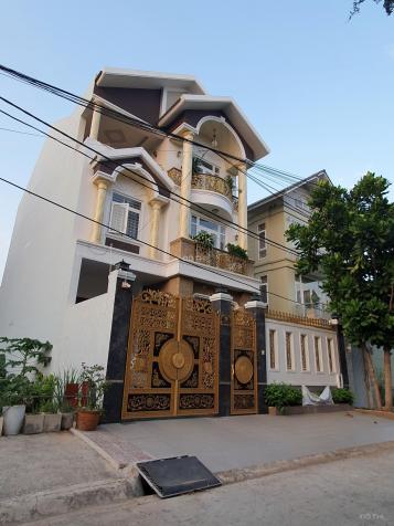 Bán nhà đường Nguyễn Duy Trinh, Bình Trưng Đông, DT 10x20m, nhà kiên cố, vị trí đẹp 14073483
