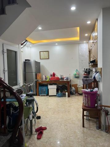 Cho thuê nhà nguyên căn ngay Ngoại Giao Đoàn, Tây Hồ: 42m2, 5 tầng giá: 16 triệu/th. 0944828386 14095355