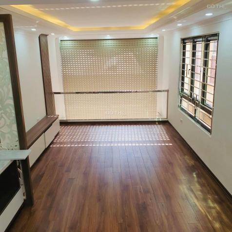 Cần bán nhà, Nguyễn Khang 40m2 * 6 tầng * giá: 6 tỷ Cầu Giấy 14102647