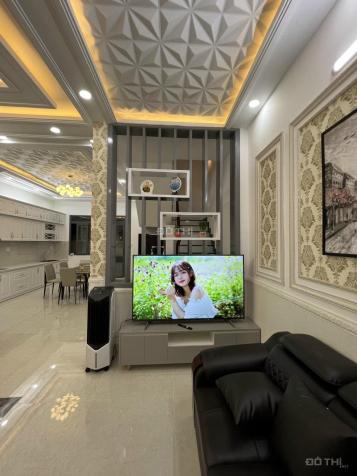 Biệt thự 2 lầu tặng nội thất cao cấp 6,17x13m, giá 8.79 tỷ. Cách Phú Mỹ Hưng 5 phút 14109954