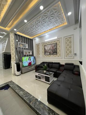 Biệt thự 2 lầu tặng nội thất cao cấp 6,17x13m, giá 8.79 tỷ. Cách Phú Mỹ Hưng 5 phút 14109954