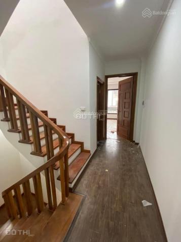 Bán nhà Lạc Long Quân, Cầu Giấy dt 40m/ 5 tầng. Giá: 6,5  tỷ cách đường ô tô 20m 14026733