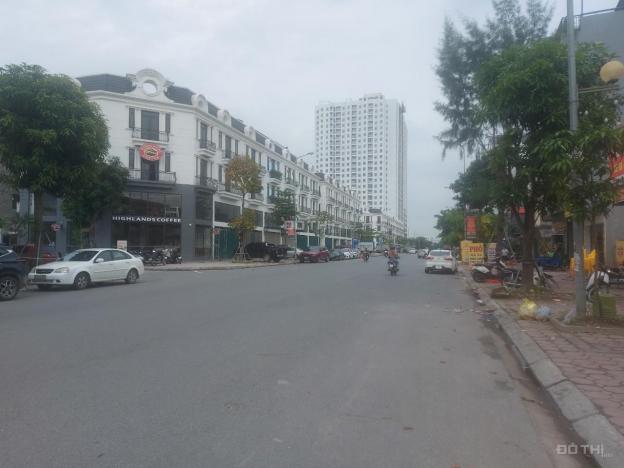 Bán nhanh đất mặt phố Ngô Xuân Quảng, 45m2, mặt tiền 4m, kinh doanh tốt 14122856