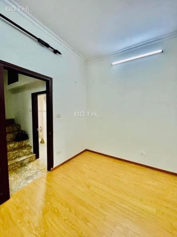 Bán nhà đẹp ngõ thông Hoàng Văn Thái 30m2 giá hơn 3tỷ 14126065