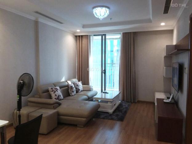 Cần tìm khách thuê vào căn hộ Vinhomes Nguyễn Chí Thanh, 2 ngủ, đủ đồ, 86m2. LH 0932438182 14144660