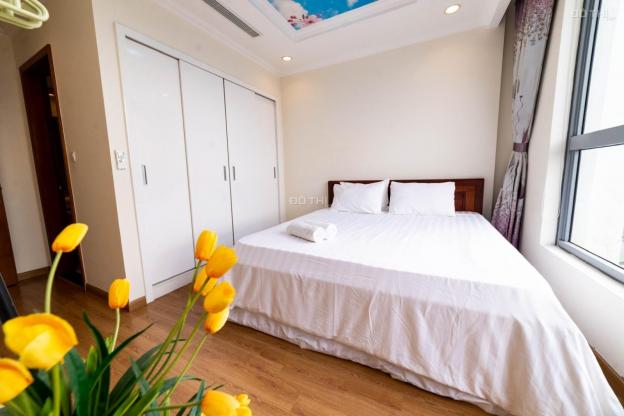 Cho thuê căn hộ chung cư Vinhomes Nguyễn Chí Thanh 2 phòng ngủ đầy đủ nội thất đẹp, sang trọng 14165068