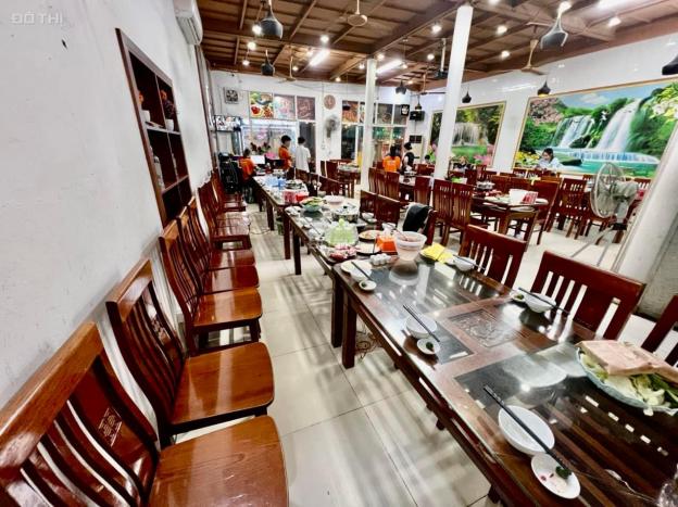 Bán nhà phố Nguyễn Khánh Toàn, Cầu Giấy. DT 216m2, 3T, MT 8m, giá 70 tỷ vỉa hè rộng, ô tô tránh đỗ 14166371