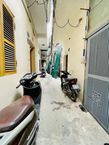 Bán nhà 50 ngách 13 ngõ 30 phố Khâm Thiên, hai mặt ngõ, DT: 40.2m2/3 tầng/2,55 tỷ 14186785