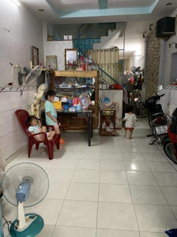 Chính chủ bán nhà đường Đoàn Giỏi, Quận Tân Phú, cách MT chỉ 30m, cửa hậu thoáng mát 14190709