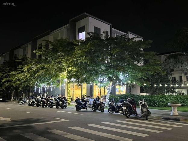 Bán shophouse kinh doanh tại khu phố sầm uất nhất Centa City, đường 56m, giá rẻ. 0984422588 14213568