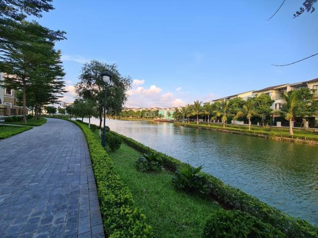 Cần bán gấp căn biệt thự song lập 379m2 khu siêu vip Vista Lago Nam An Khánh, giá cực sốc 14216171