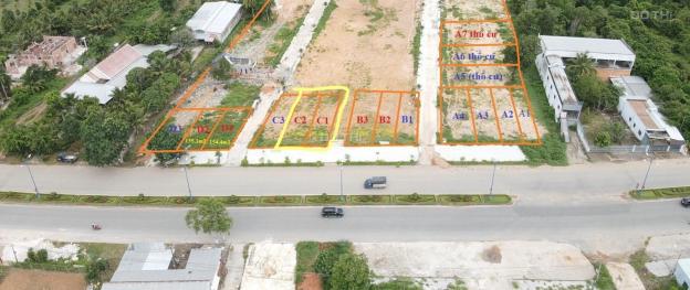 Chính chủ bán gấp lô đất mặt đường Nguyễn Trung Trực - Phú Quốc, LH: 0989992693 13746974