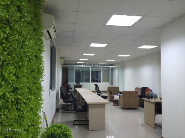 Cho thuê sàn văn phòng tại mặt phố 451 Vũ Tông Phan, diện tích 80 m2/tầng, thông sàn 14258732