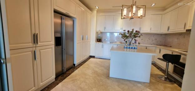 Chính chủ cần bán căn hộ Vincom Đồng Khởi, 4 phòng ngủ, full nội thất Châu Âu, view sông, Bitexco 14252075