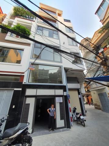 Cho thuê nhà mới MP Hoàng Quốc Việt 63m2 x 3,5 tầng, vỉa hè rộng 14287222