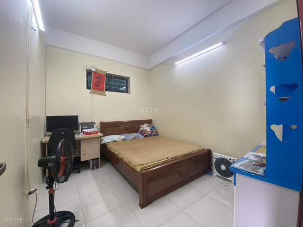 Cần bán căn 3 phòng ngủ quận Hoàng Mai giáp Thanh Xuân, giá 24 triệu/m2, sổ đỏ chính chủ 14290336