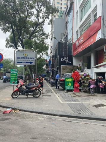 Bán nhà mặt phố tại đường Trần Hưng Đạo,  850m2 , mt 31m , giá 600 , đang cho thuê 40 ngàn USD /thá 14307025