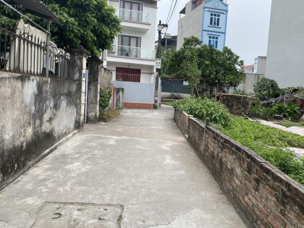 Bán giúp bạn tôi mảnh đất hai mặt thoáng tặng căn nhà cấp 4 tại tổ 4 phường Việt Hưng, Long Biên 14330033