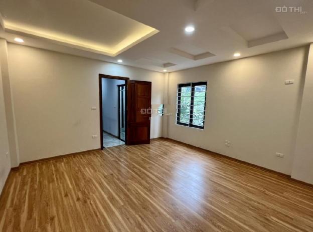 Cho thuê nhanh nhà Huỳnh Thúc Kháng, DT 70m2 x 6T, có thang máy. Giá thuê chỉ 40tr/tháng 14354075