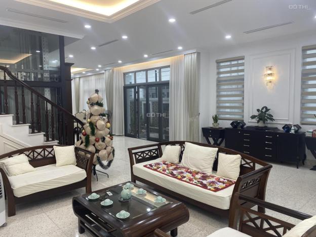 Cho thuê biệt thự song lập - khu hồ Vinhomes The Harmony - có thang máy - 5PN - hướng ĐN 14387345