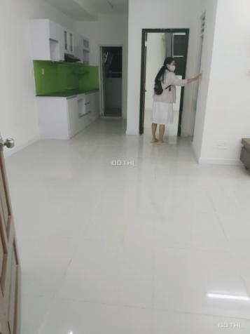 Cho thuê căn hộ 1PN - trống - góc - nhà mới sơn - DT 45m2 - Giá 6.5 triệu/th 14391062