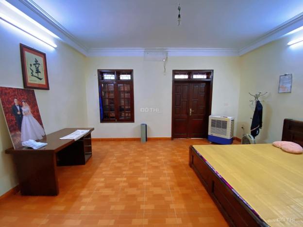 Giảm giá sập sàn liền 3 tỷ. Chủ cần bán gấp nhà mặt phố Phú Diễn 90m2, 4T, MT rộng, ô tô tránh, KD 14403614