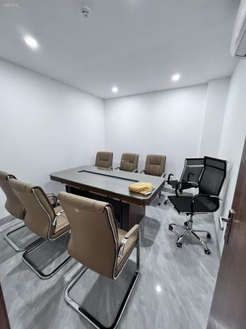 Cho thuê tầng 8 của 1 tòa VP phố Duy Tân mặt tiền 10m, phù hợp văn phòng nc ngoài diện tích 75m2 14423042