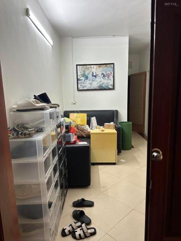 Chính chủ cần bán căn hộ tập thể Bưu Điện VT40, Ngọc Khánh, Ba Đình. DT: 50m2, 3 PN, 1 vệ sinh 14430437