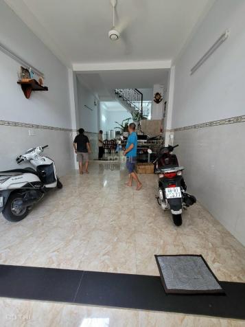 Bán nhà đường Nguyễn Văn Quá, 4x13m, 3 tầng, hẻm xe hơi 14440615