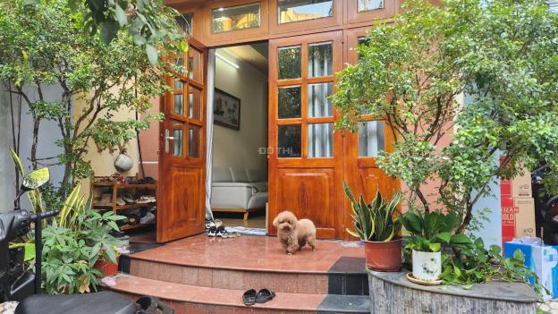 Bán nhà hxh đường Quốc Hương, Thảo Điền. Diện tích 168m2. Giá tốt. LH 0903652452 Mr. Phú 14443724