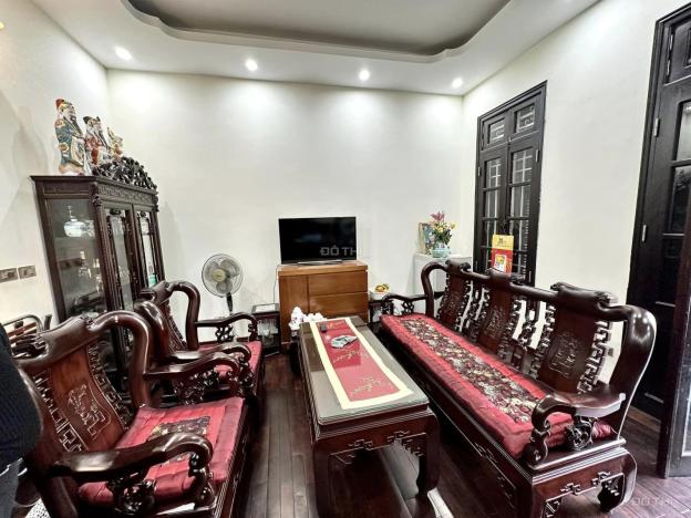Bán nhà Nguyễn Khoái Hoàng Mai mặt tiền rộng ô tô vào nhà quy hoạch ổn định 14468384