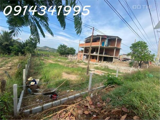 Mặt QL 27A, DT 20x50m; 200m tới tốc B - N, sân bay Thành Sơn 5km, 15km tới biển. 3,4 tỷ 14501027