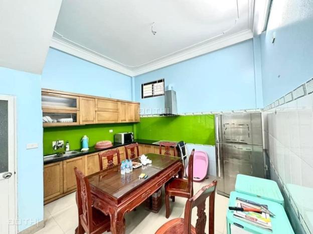 MT: 4.1m giá 6.5 Bán nhà ngõ 288 đường Hoàng Mai, Quận Hoàng Mai. DT: 54m2 xây 4 tầng, tỷ. 14524582