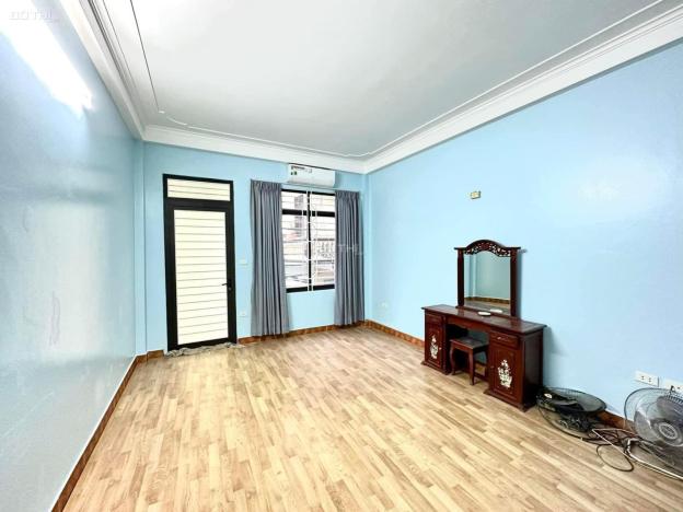 MT: 4.1m giá 6.5 Bán nhà ngõ 288 đường Hoàng Mai, Quận Hoàng Mai. DT: 54m2 xây 4 tầng, tỷ. 14524582